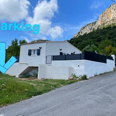 Maison Avec Jardin, Parking Entre Mer Et Montagne Le Revest-le-Eaux Luaran gambar