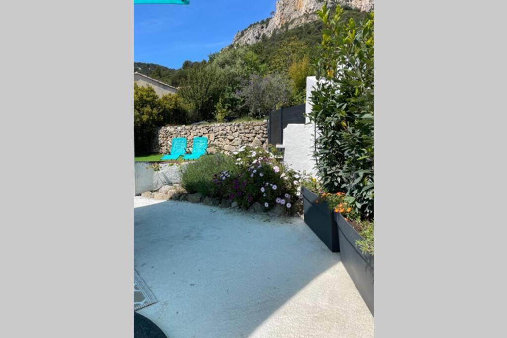 Maison Avec Jardin, Parking Entre Mer Et Montagne Le Revest-le-Eaux Luaran gambar