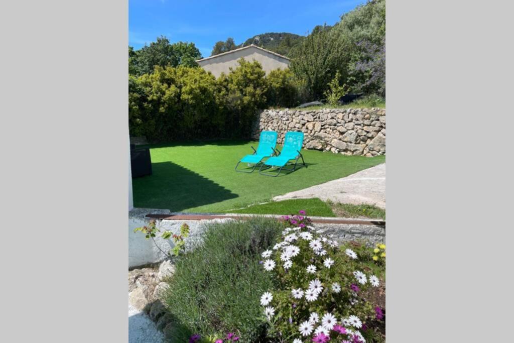 Maison Avec Jardin, Parking Entre Mer Et Montagne Le Revest-le-Eaux Luaran gambar